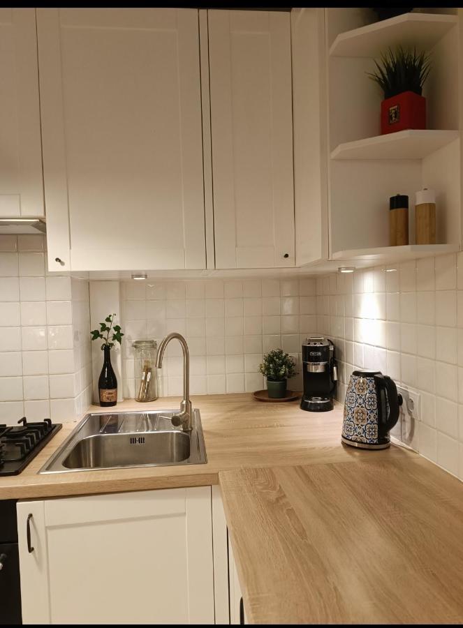 Apartment 2rm - Spacious & Quiet - Center 15 Min - Metro 2 Min - By Globe Nests Warschau